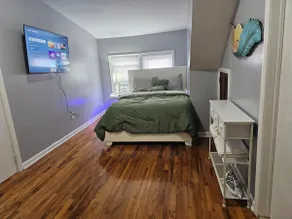 Furnished private room with en-suite bathroom - Image 2