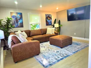 3BR Downtown Springfield | 5 Bed | Near MGM Casino - Image 2