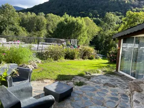 nice house in a flowery park with swimming pool - Image 2