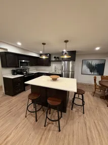 Newly renovated downtown condo - sleeps 7 - Image 5
