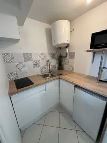 The cozy break close to the tram and amenities - Image 3