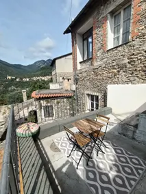 House of the Arches - Image 4
