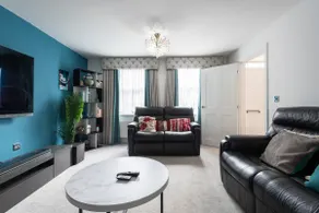 5 Bed-House Sleeps 10 Free Parking Wi-Fi Netflix - Image 5