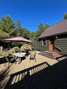 Cozy Riverside Cottage - Image 4