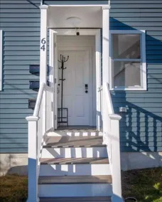 Modern 2BR/1BA Apartment in Providence - Image 4