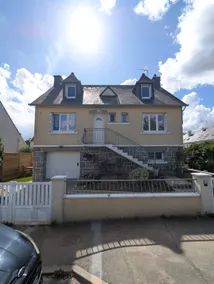(P) Independent accommodation terrace & garden on the ground floor - Image 2
