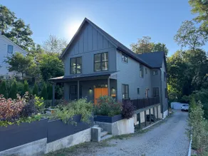 Mount Beacon Artist Villa - Image 2
