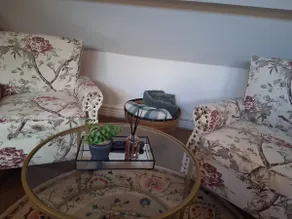 Crown Penthouse Studio Apartment - Image 2