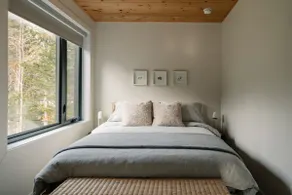 Scandinavian chalet in the forest | Le Petit Nord - Image 5