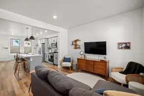 Twin Suites - Walk to Coffee & Green Spaces - Image 3