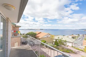 Azure Vista - Sunny Escape overlooking River Derwent - Image 2