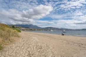 Azure Vista - Sunny Escape overlooking River Derwent - Image 5