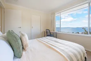 Azure Vista - Sunny Escape overlooking River Derwent - Image 4
