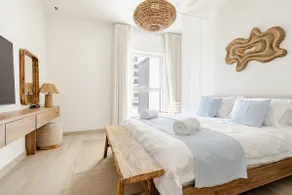 The Surfer's Yas 2BR plus Study Apartment, Full canal & pool view, Theme Parks Yas - Image 3