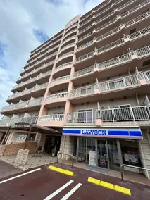 Ocean View! King-size bed! 2 min walk to the Beach - Image 3