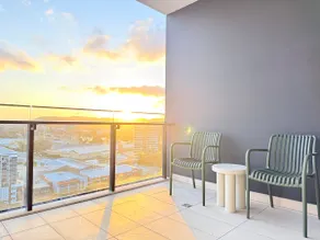 The Cityscape Pad with 2BR, 3-bed & Free Parking - Image 2