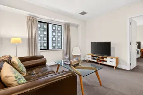 Cama King en un elegante apartamento, Auckland Center - Image 5