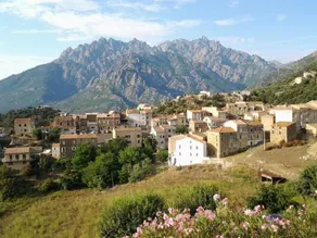 Charming building close to the GR20, the beach, and the river - Image 2