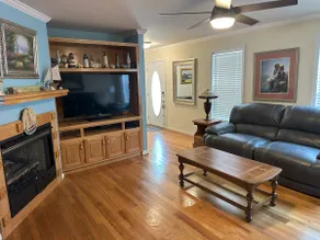 Beautiful Mid-Lake Waterfront Home ~ Pets ~ Dock - Image 3