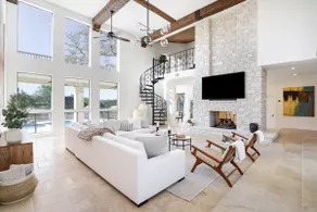 Majestic Oak: Luxury Estate w/ Resort Pool & Spa - Image 2