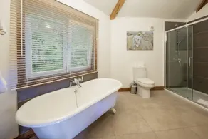 Corrie Cottage. Thatched Cottage with Hot Tub - Image 3