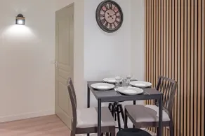 Quiet ground floor duplex • Centre Puy • GR65 stopover - Image 3