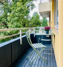 Modern & bright • 2 rooms • Near DUS/CGN • Parking/elevator - Image 4