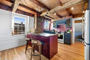 SeaWitch Cottage | Stylish Spot by Shops & Sea - Image 4