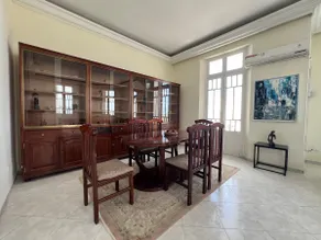 Chic and spacious apartment - Unique canal and bridge view - Image 4