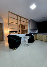 Charming suite: central, elegant and with a pool - Image 3