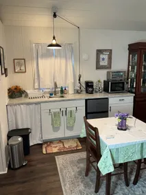 Doyce's Den - Image 5