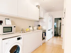 Preston Circus | Clean & Spacious | City Breakaway - Image 4