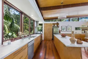 Rainforest Treehouse Retreat by the Beach - Image 2