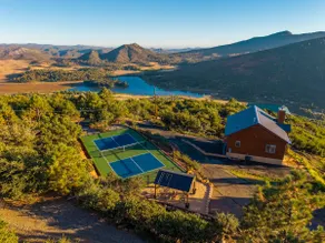 Pickleball Ranch, Cedar Hot Tub, Gorgeous Views - Image 2