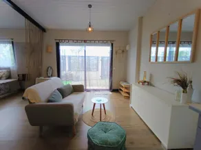 F2 Maisonette with outdoor space - Image 2