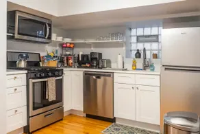 Modern Comfort in Roscoe Village - Image 3