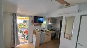 Mobile home on the banks of the Rhône - Image 3
