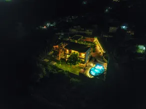 6 BHK Lagoon Villa w/ Riverfront-Pool-Parking - Image 2