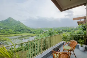 6 BHK Lagoon Villa w/ Riverfront-Pool-Parking - Image 3