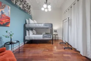 Spacious 3BR Downtown - 2 Queen & Bunk & Sofa Bed - Image 3