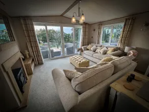 Hobbit - House Of The Owl - Luxury Lodge with Pool - Image 2