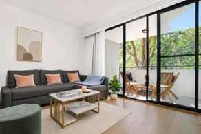 Ultimo NSW - 2 Bedroom Apartment with Balcony - Image 2