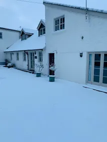 Large Countryside House with Hot Tub, sleeps 17 - Image 2
