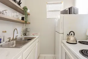 ***Charming Hyde Park Tampa Apartment*** - Image 5