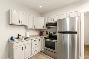 Comfortable 1BR Apartment - Image 2