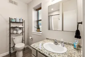 Comfortable 1BR Apartment - Image 4