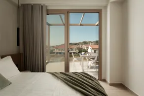 Superior Suite with private jacuzzi (Sea View). - Image 4