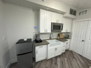 Private Guest Suite + Minutes From Beaches - Image 3