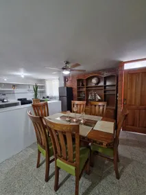 Urban Zen Home, Comfy and prime location - Image 4