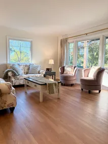 Remodeled Echo Valley 2 Bedroom Vintage Farmstead - Image 2